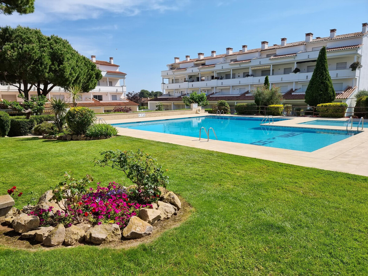 Appartement avec terrasse et piscine à L'Escala - Photo 2