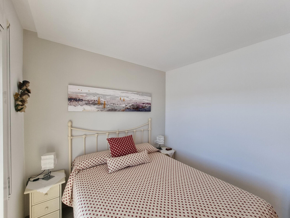 Appartement 2 chambres avec terrasse 20m² et piscine - Photo 13
