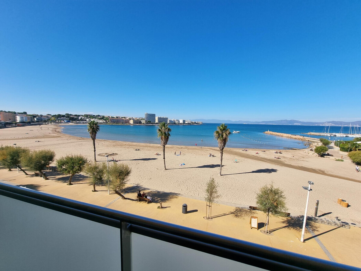 Appartement 3 chambres à L'Escala, accès direct plage - Photo 2