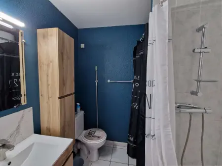 Appartement rénové à Marseillan avec terrasse ensoleillée - Photo 4