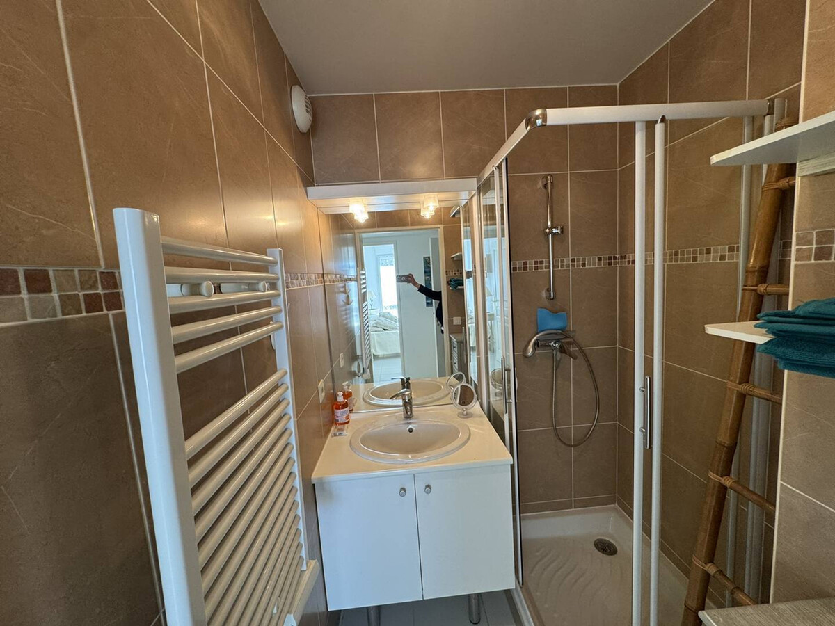 Appartement 6 personnes climatisé centre-ville Cavalaire - Photo 18