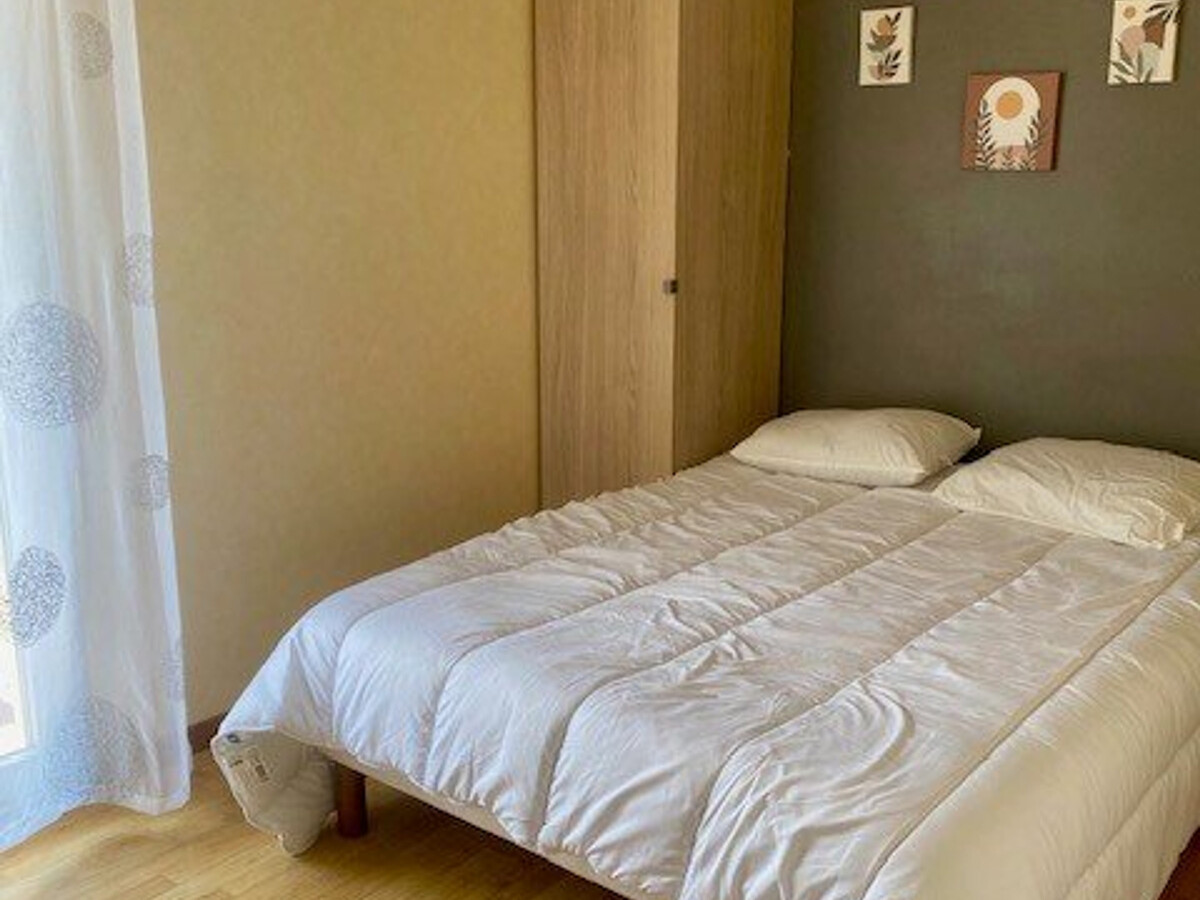 F2 40m² balcon avec parking près des Thermes - Photo 4