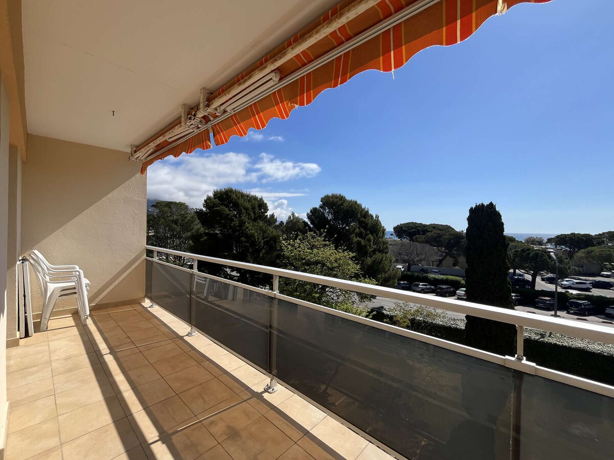 T3 rénové vue mer avec terrasse au Lavandou - Photo 6