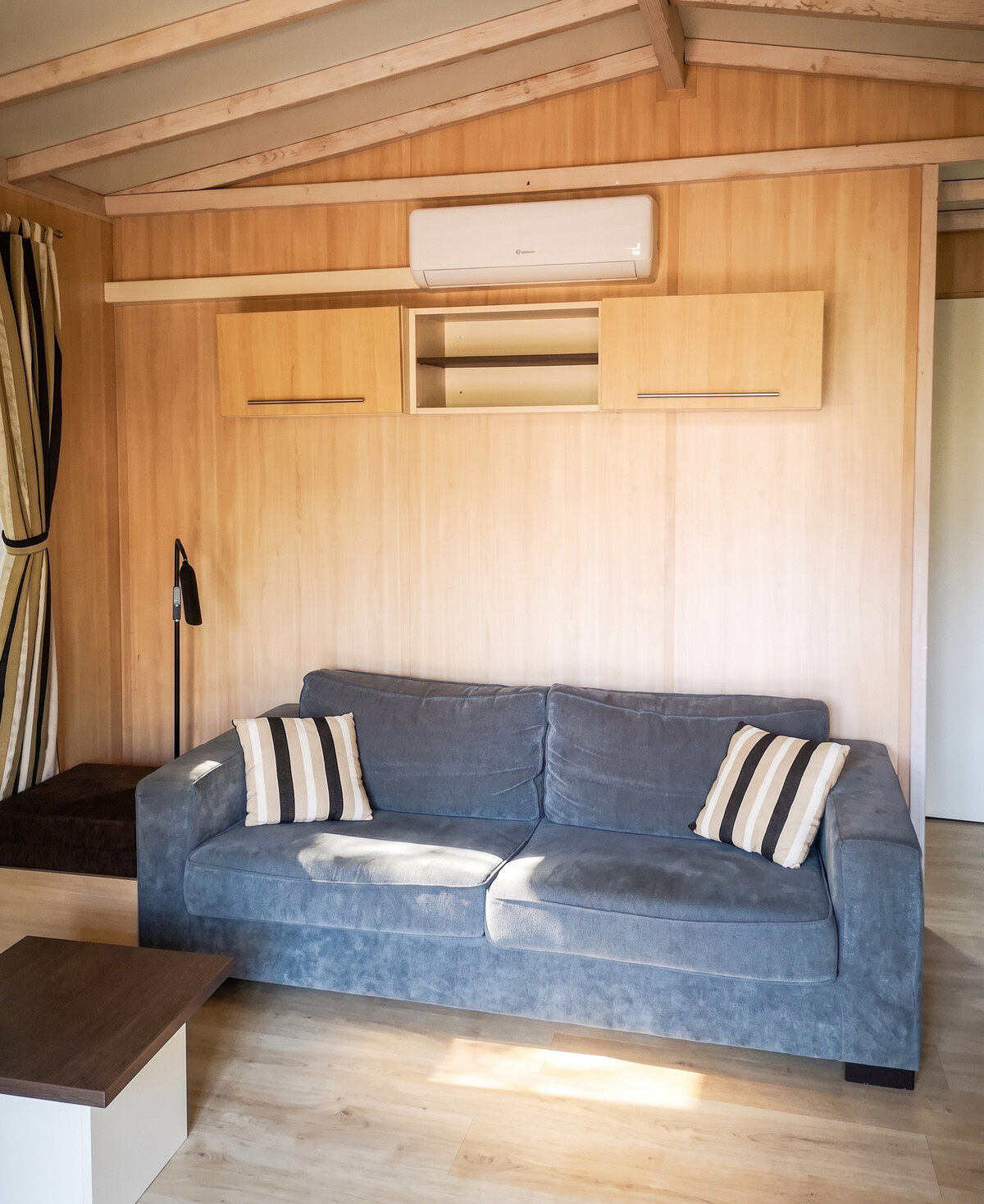 Chalet avec vue sur le lac et terrasse privée à Estang - Photo 3
