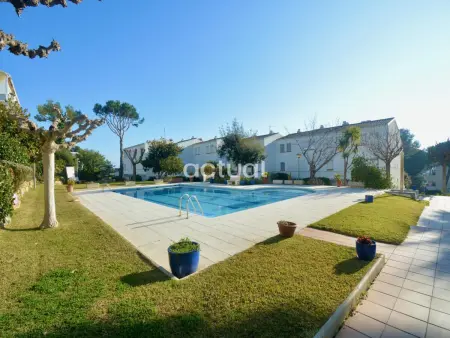Maison mitoyenne familiale proche plage avec piscine et WiFi - Photo 1