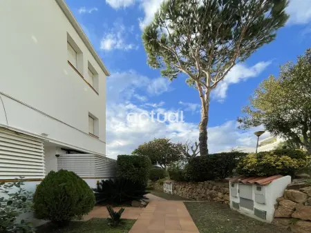 Maison mitoyenne familiale proche plage avec piscine et WiFi - Photo 3