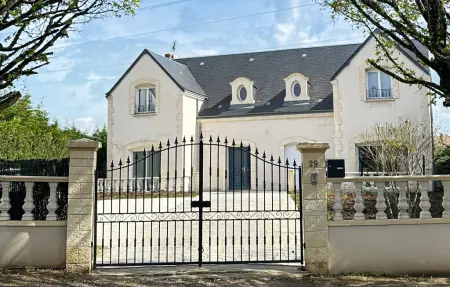Villa 15 pers. avec jacuzzi et terrain de pétanque à Blois