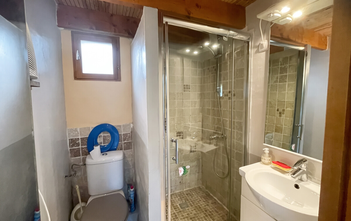Maison 1 chambre avec mezzanine et piscine partagée à Velleron - Photo 13