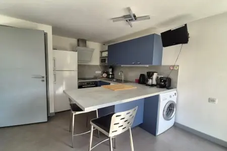 Rez-de-jardin avec terrasse sud à 800 m de la plage, Erquy : photo 3