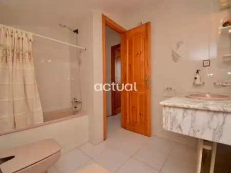Maison mitoyenne cosy, proche plage, terrasse, piscine commune, Wifi et parking à Platja d'Aro - Photo 10