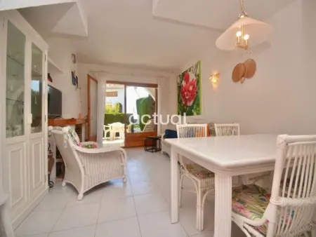 Maison mitoyenne cosy, proche plage, terrasse, piscine commune, Wifi et parking à Platja d'Aro - Photo 12
