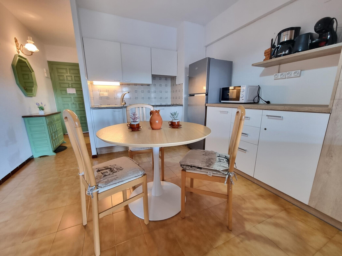 Studio avec terrasse, 3 piscines et accès direct plage - Photo 12