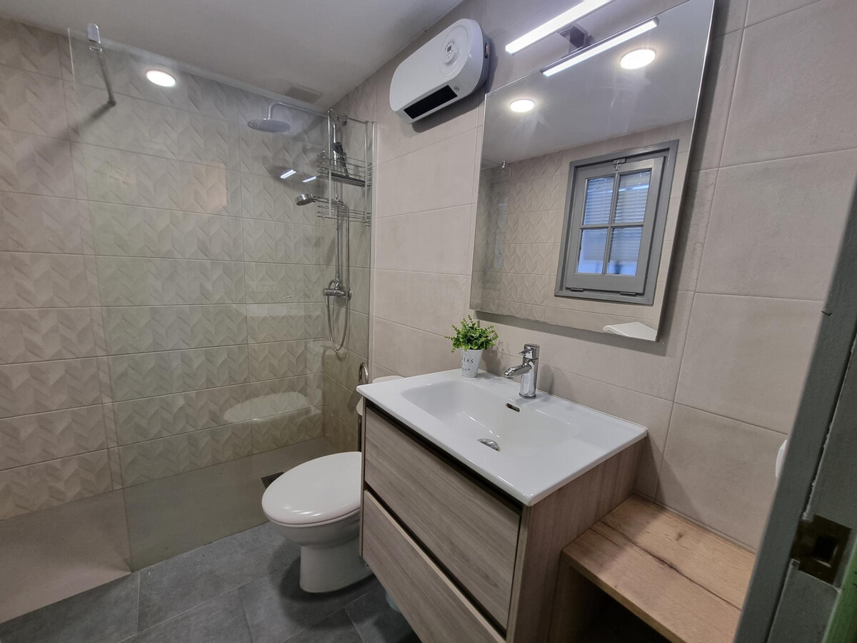 Studio avec terrasse, 3 piscines et accès direct plage - Photo 13