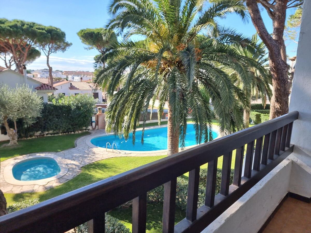 Studio avec terrasse, 3 piscines et accès direct plage - Photo 17