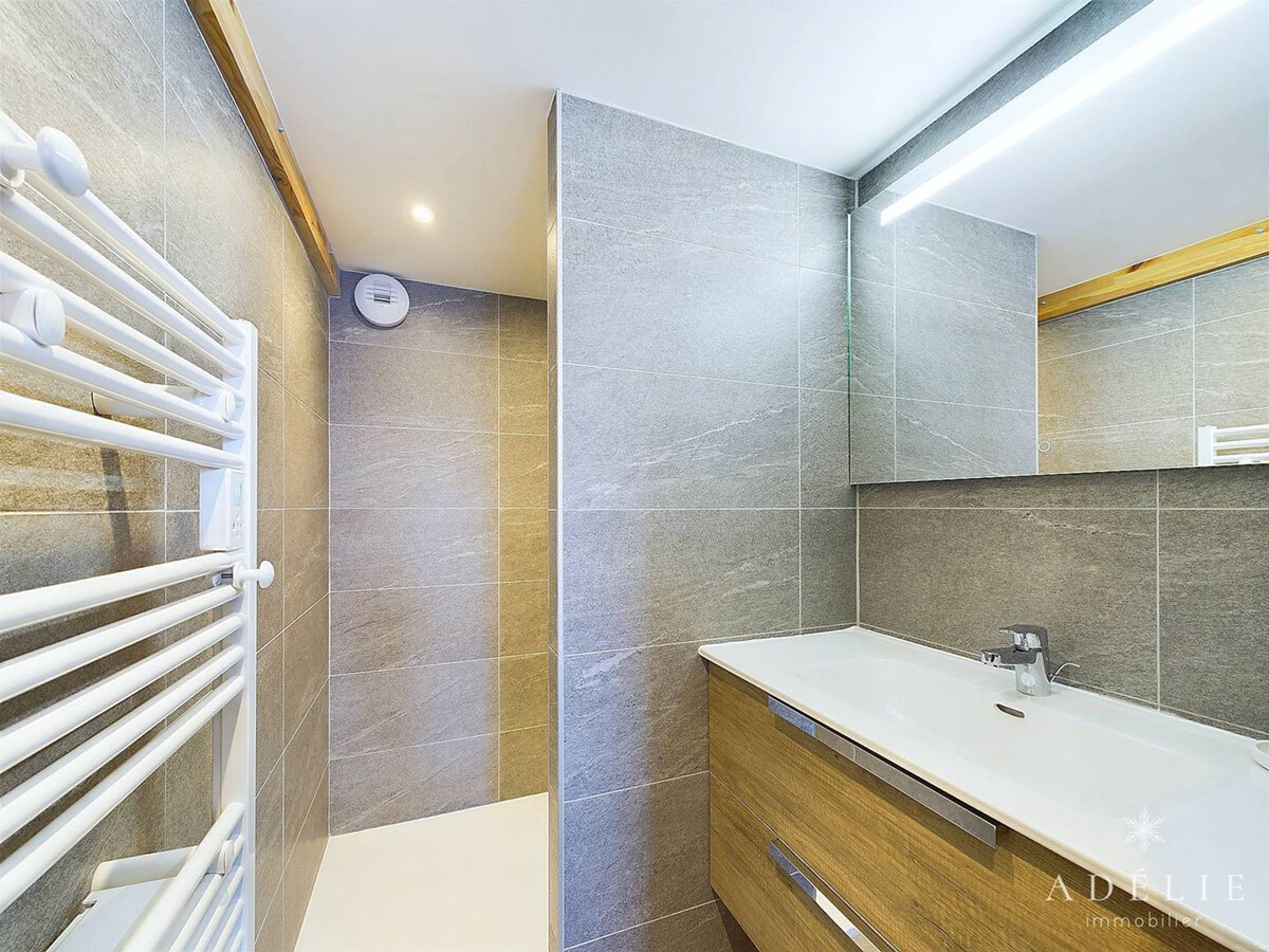 Appartement 10 pers. neuf avec cheminée, balcon sud à Montvalezan - Photo 13