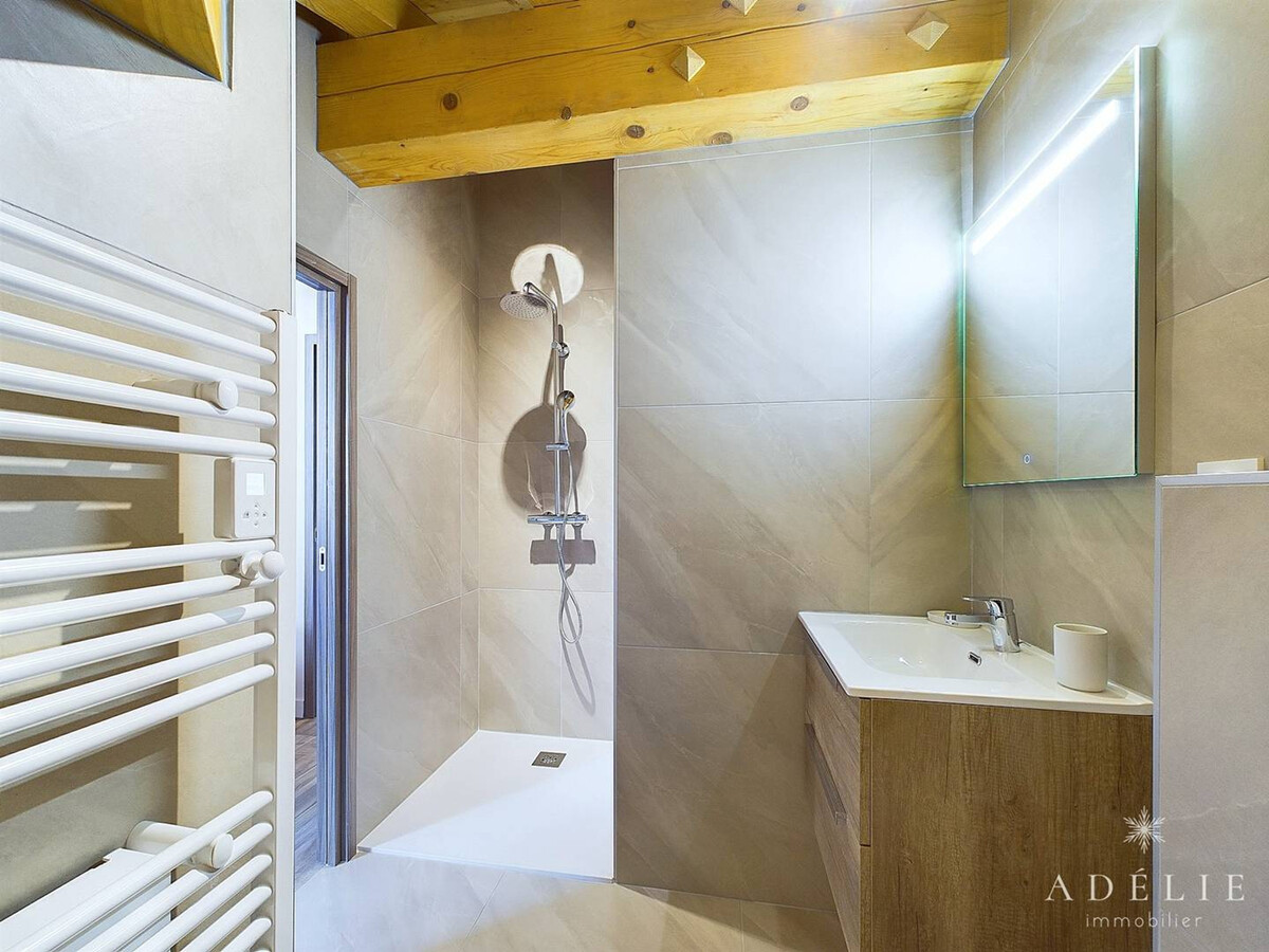 Appartement 10 pers. neuf avec cheminée, balcon sud à Montvalezan - Photo 19