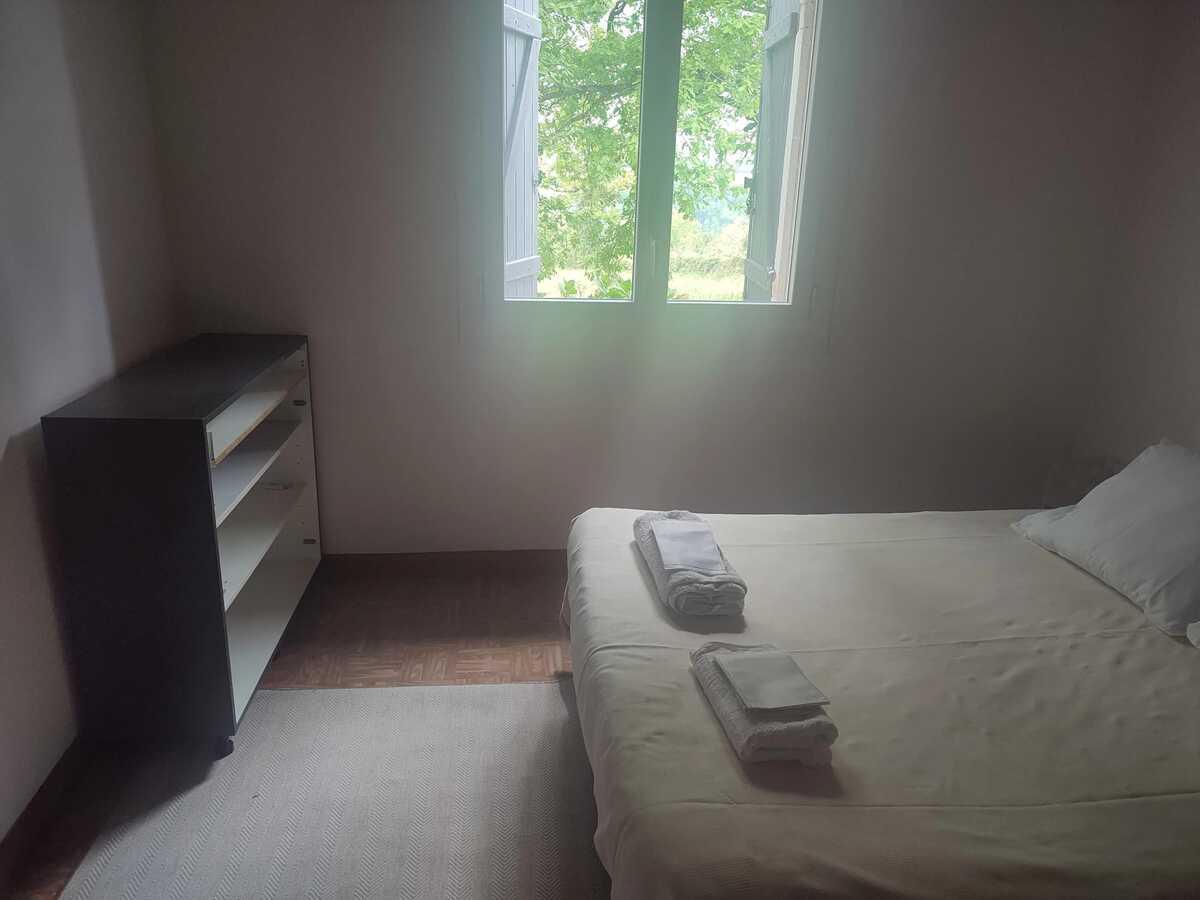 Maison 90 m² avec jardin clôturé et barbecue - Photo 4