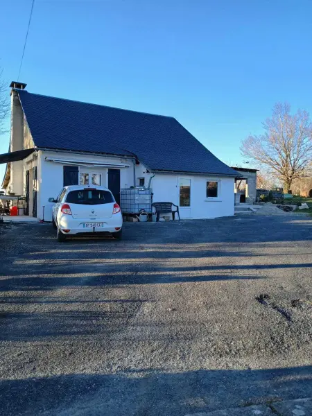 Location maison à Comps la Grand Ville, Maison confortable à Comps-la-Grand-Ville avec jardin