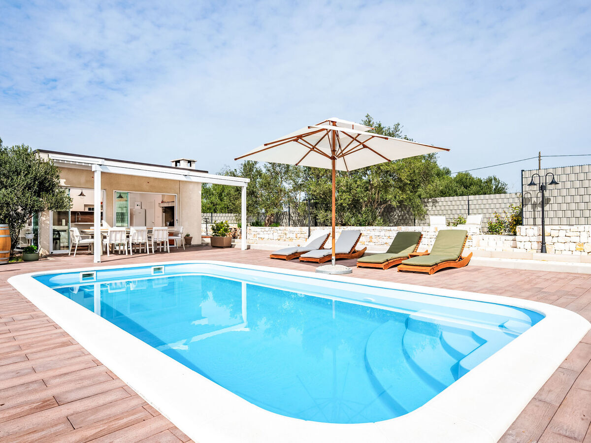 Hidden Gem - Maison avec piscine chauffée à Trogir - Photo 1