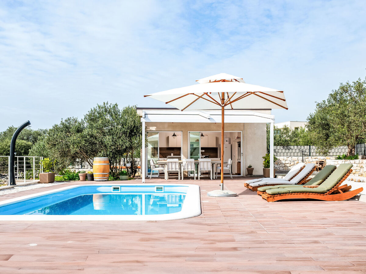 Hidden Gem - Maison avec piscine chauffée à Trogir - Photo 2