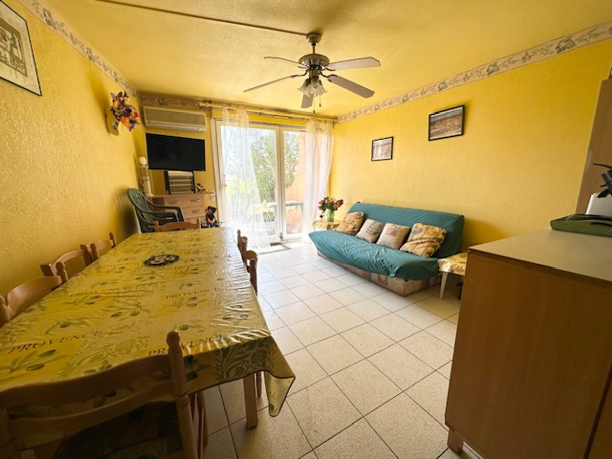 T3 provençal 40 m² avec terrasse et parking, 700m plage - Photo 2