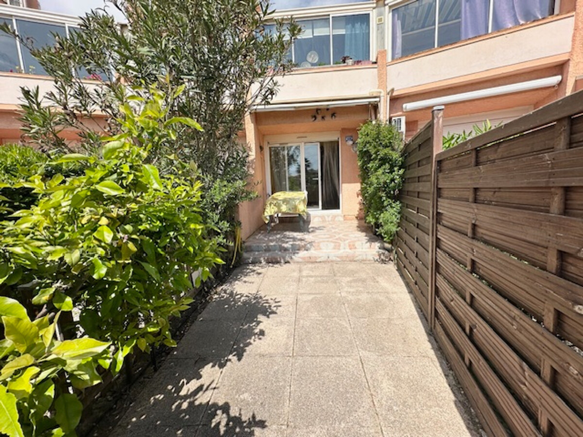 T3 provençal 40 m² avec terrasse et parking, 700m plage - Photo 8