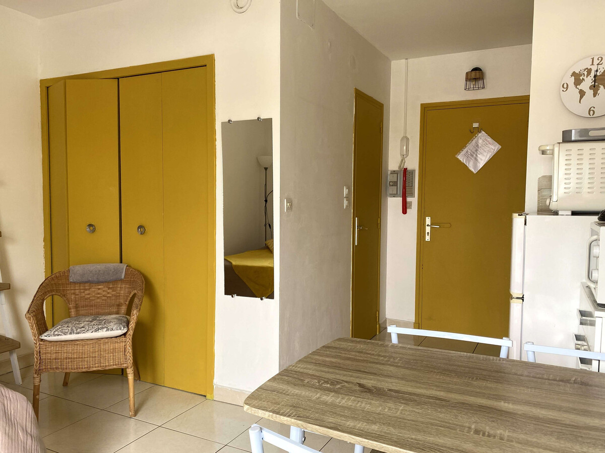 Studio rénové dernier étage, balcon et wifi à Balaruc-les-Bains - Photo 2