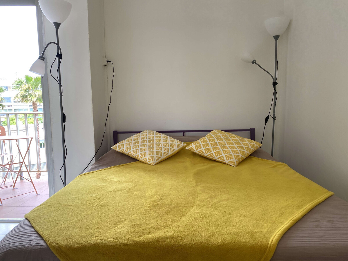 Studio rénové dernier étage, balcon et wifi à Balaruc-les-Bains - Photo 4