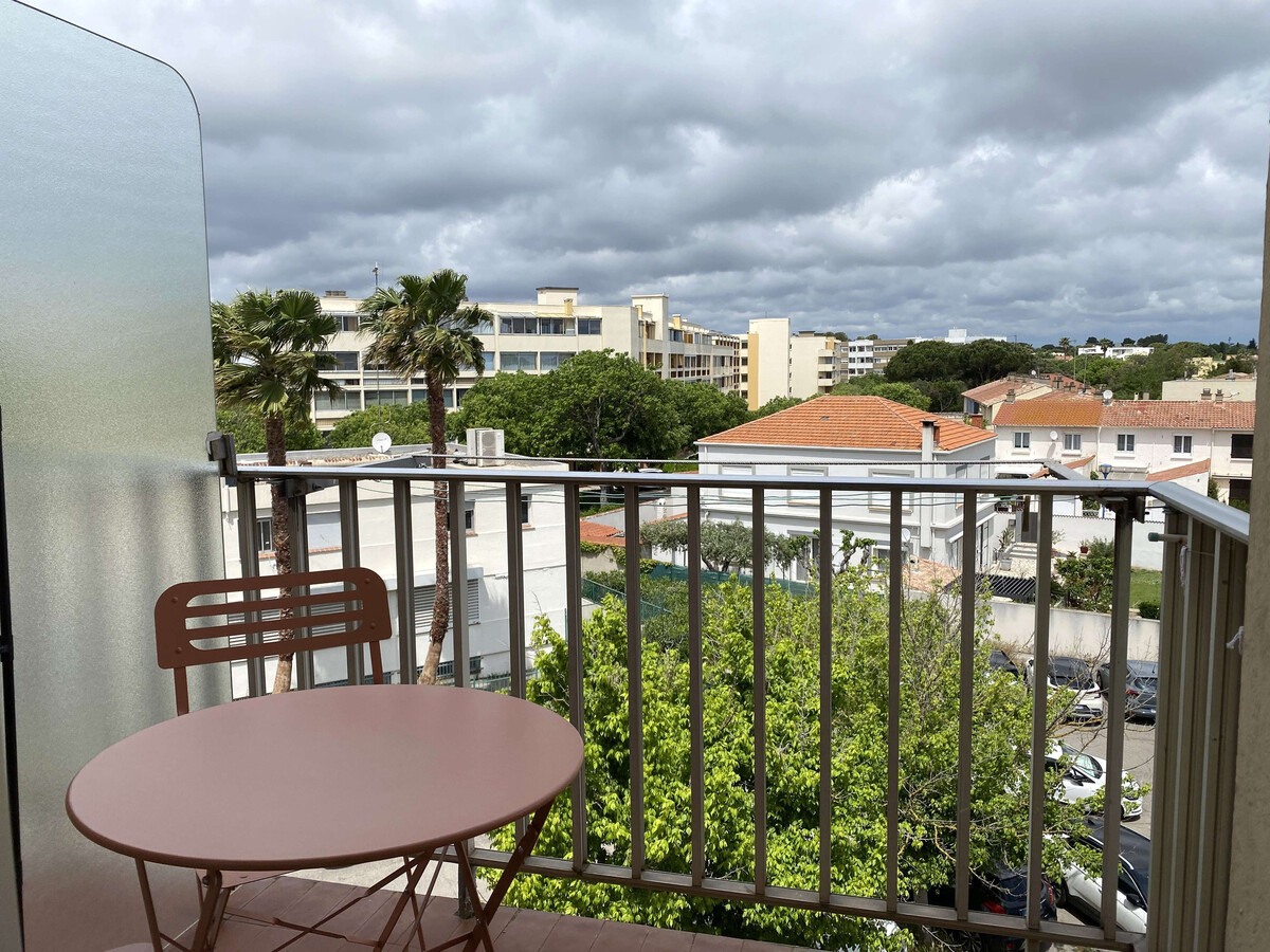 Studio rénové dernier étage, balcon et wifi à Balaruc-les-Bains - Photo 8