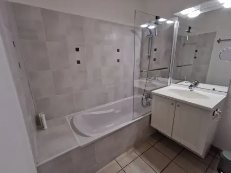 Duplex T3 climatisé avec piscine à Canet-en-Roussillon : photo 8