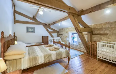 Maison en pierre avec piscine privée à Lizant : photo 33