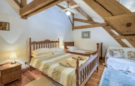 Maison en pierre avec piscine privée à Lizant : photo 34