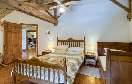 Maison en pierre avec piscine privée à Lizant : photo 35