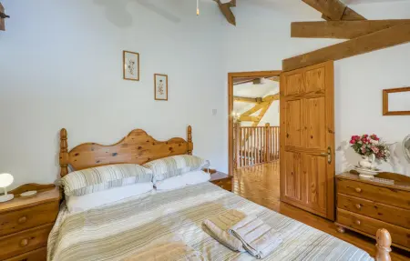 Maison en pierre avec piscine privée à Lizant : photo 37