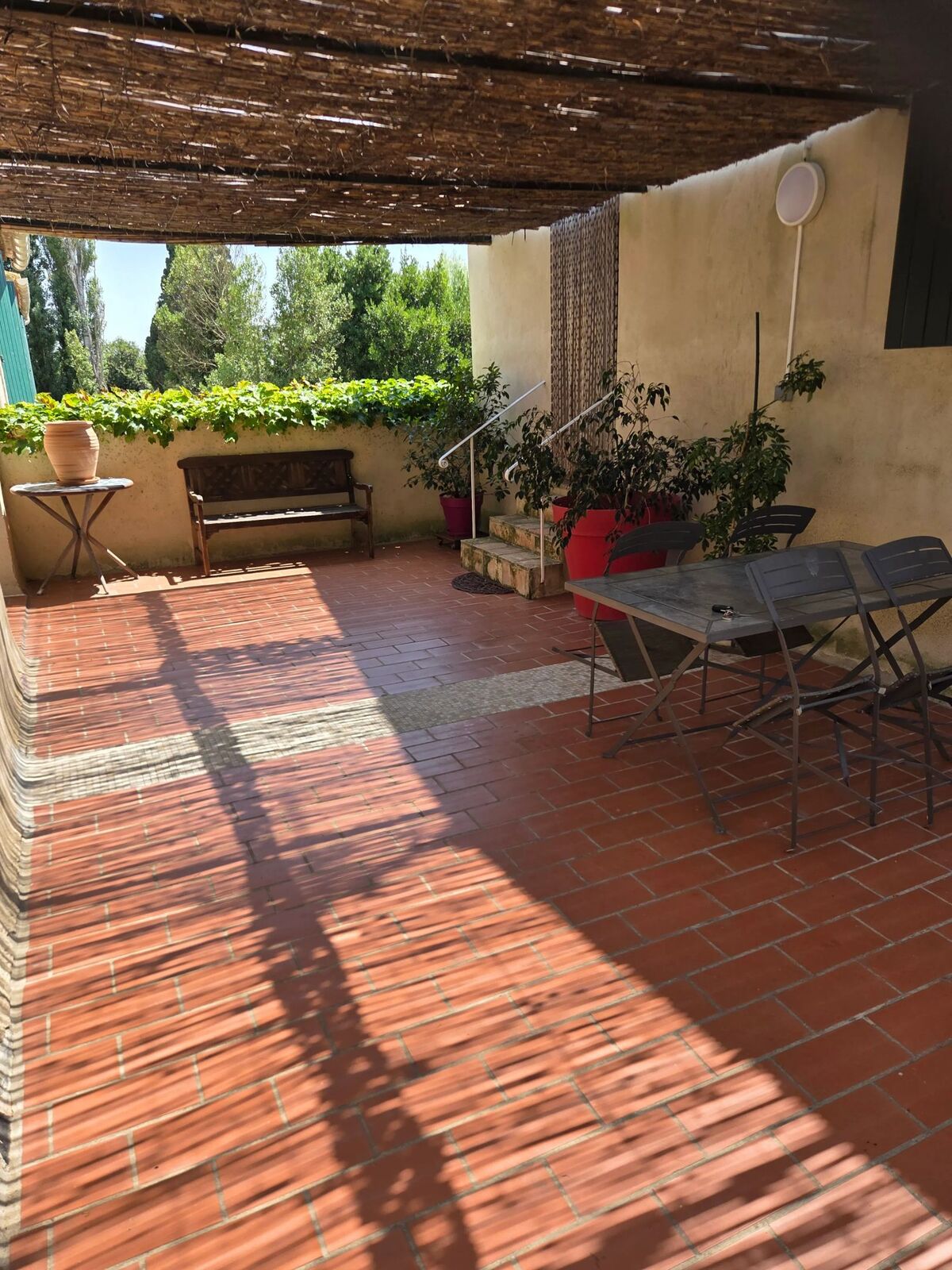 Appartement 2 chambres à Arles, terrasse et piscine saisonnière - Photo 5
