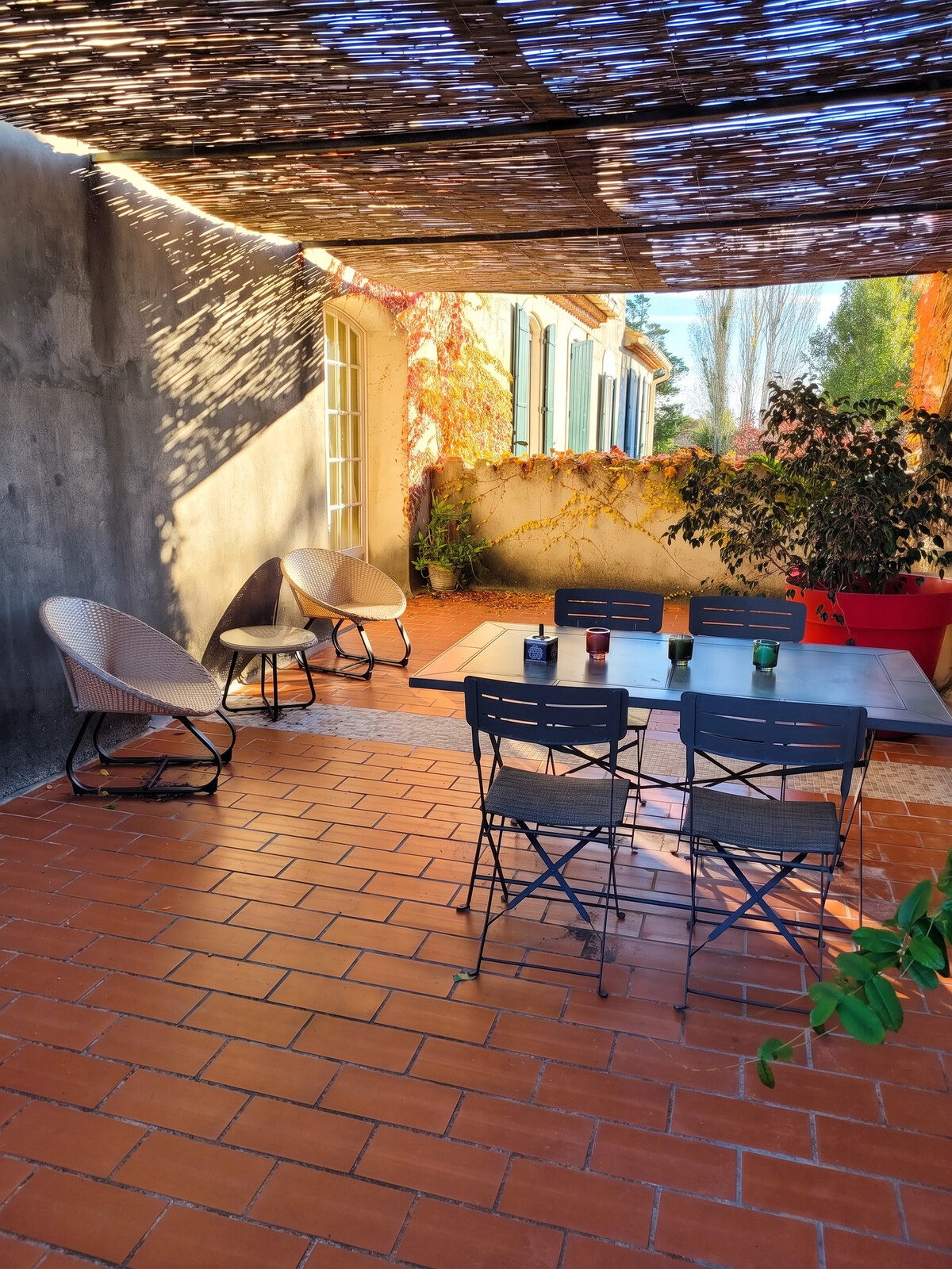 Appartement 2 chambres à Arles, terrasse et piscine saisonnière - Photo 15