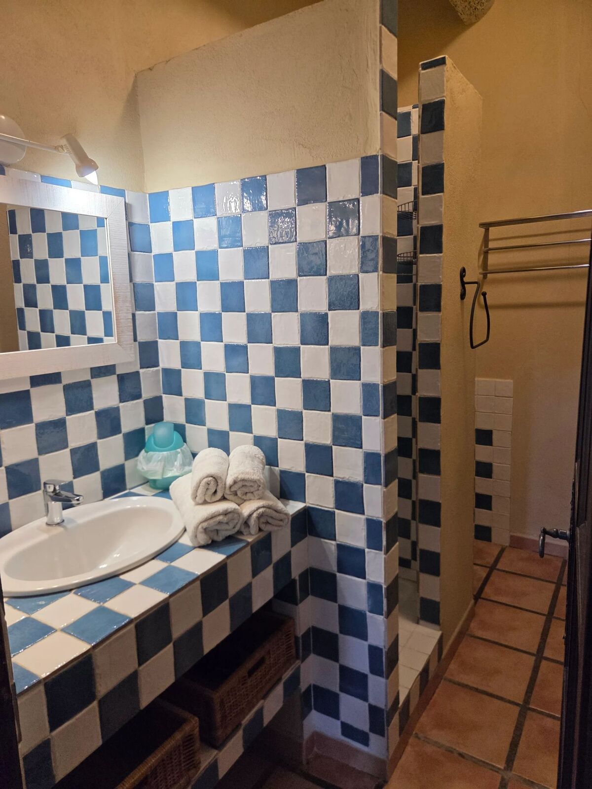Appartement 2 ch à Arles, piscine chauffée et terrasse - Photo 21