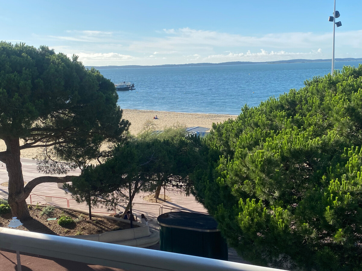 T3 71m² front de mer Arcachon, balcons, parking - Photo 13