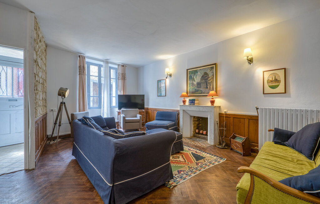 Maison en pierre avec cour intérieure à Verteuil-sur-Charente - Photo 3