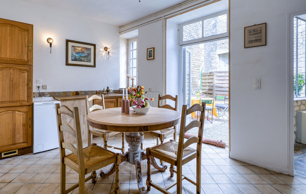 Maison en pierre avec cour intérieure à Verteuil-sur-Charente - Photo 4