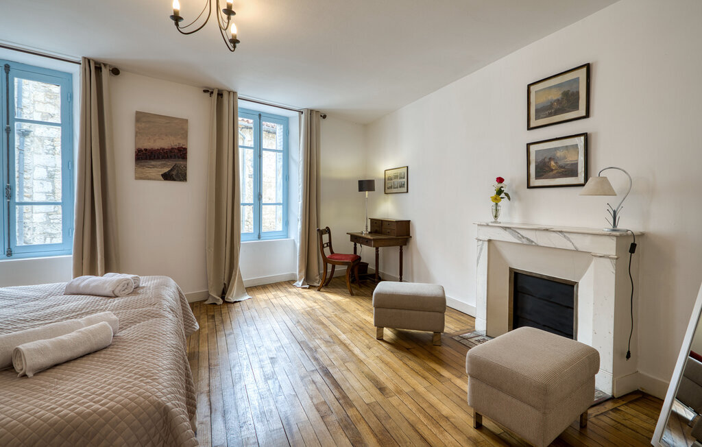 Maison en pierre avec cour intérieure à Verteuil-sur-Charente - Photo 24