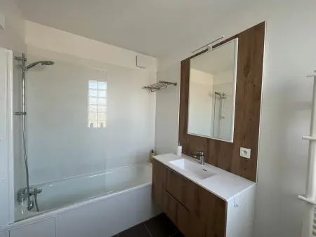 T2 lumineux 46 m² centre-ville, balcon et parking - Photo 10