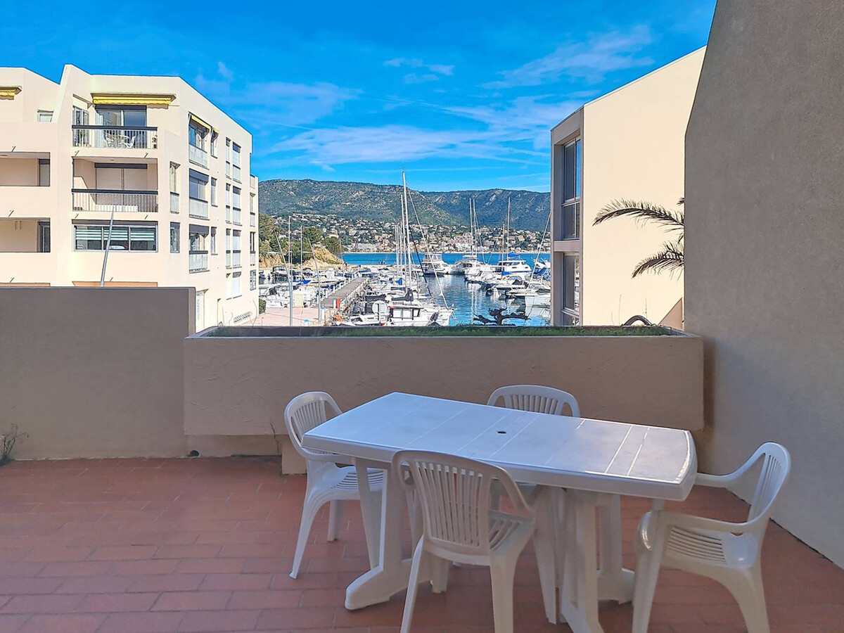 Studio climatisé, grande terrasse vue mer à Bormes - Photo 1