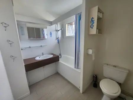 Grand studio 40m² vue mer et port à Courseulles : photo 8