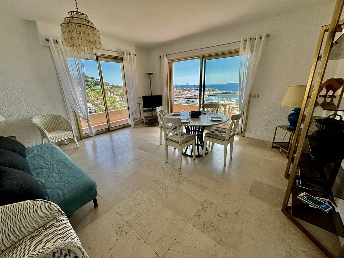 Appartement vue mer au Lavandou, terrasse sud-est - Photo 4