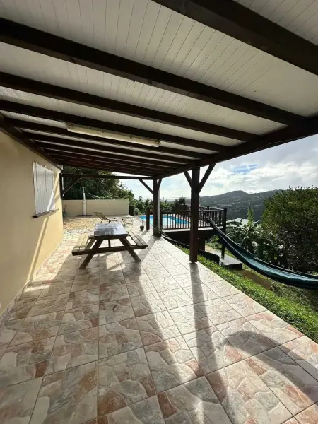 Studio avec piscine partagée et terrasse à Rivière-Pilote : photo 6