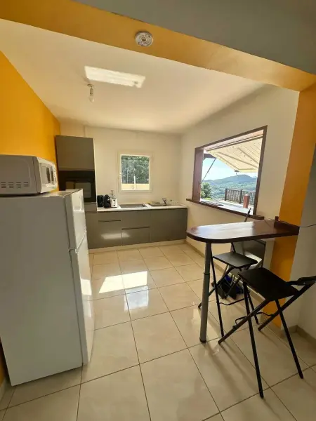 Studio avec piscine partagée et terrasse à Rivière-Pilote : photo 7