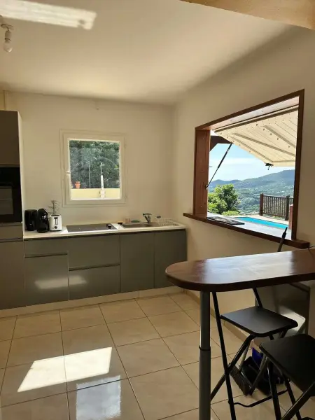 Studio avec piscine partagée et terrasse à Rivière-Pilote : photo 8