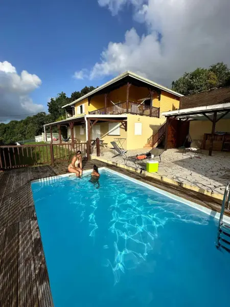 Studio avec piscine partagée et terrasse à Rivière-Pilote : photo 10