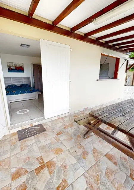 Studio avec piscine partagée et terrasse à Rivière-Pilote : photo 11